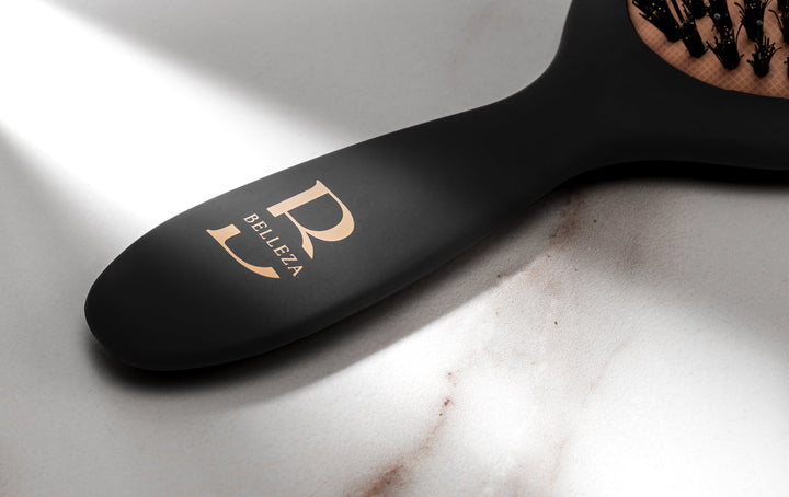 Waarom Een Zwijnenhaarborstel Niet in Jouw Haarroutine Mag Ontbreken